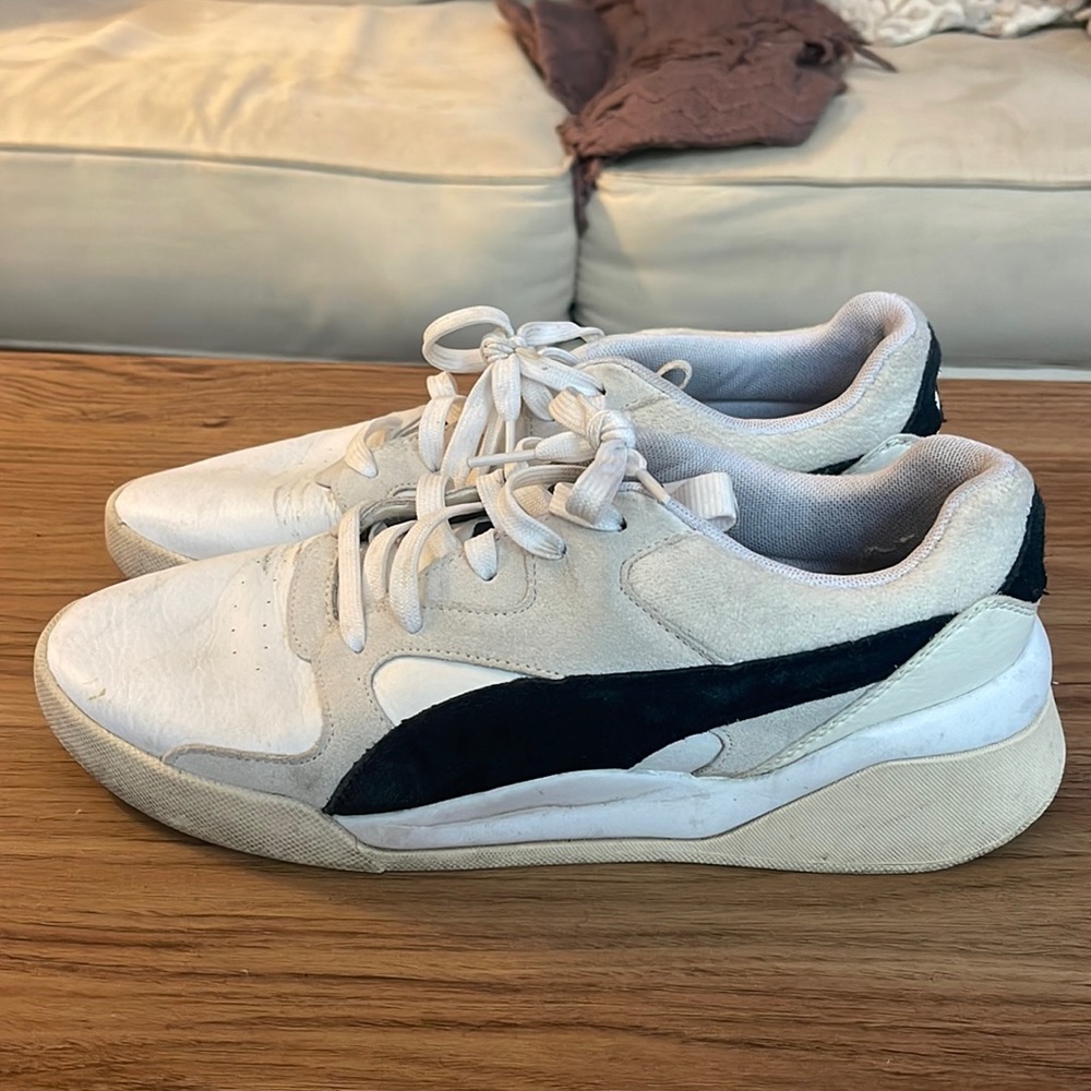 Puma sneakers black and white womens size 10